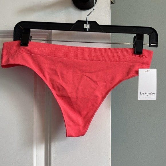 NWT Le Mystere Women's Seamless Comfort Thong, coral, XL - Picture 3 of 5
